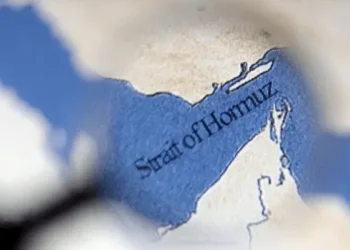 مضيق هرمز، حركة شحن، نفط