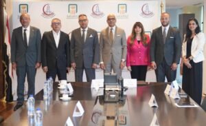 قيادات البنك الأهلي وجامعة عين شمس