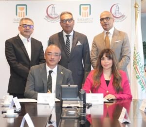 قيادات البنك الأهلي وجامعة عين شمس