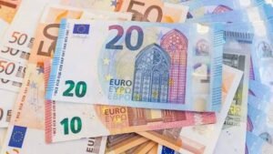 سعر اليورو اليوم الأربعاء