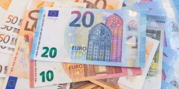 سعر اليورو اليوم الأربعاء