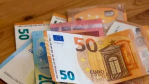 سعر اليورو اليوم