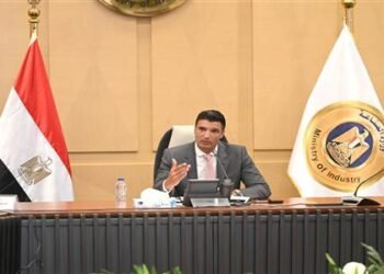 وزير الصناعة