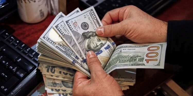 هبوط مسائي.. الدولار يتراجع أمام الجنيه و50.90 جنيه أعلى سعر للبيع بالبنوك