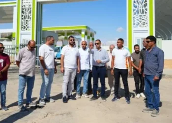العلمين الجديدة تستعد لاستضافة الفعاليات بتشغيل موقف النقل وتجهيز مركز المؤتمرات