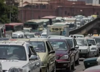 طريق السلامة.. كثافات مرورية مرتفعة بشوارع القاهرة الكبرى اليوم