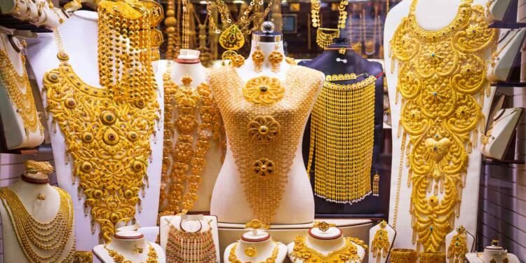 سعر الذهب اليوم في الإمارات.. عيار 21 يسجل 455.14 درهم