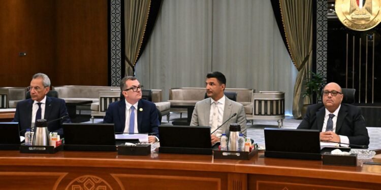 الاقتصاد المصري يحقق نموًا 5.1% خلال 2025/2026 بدعم الصناعة وقناة السويس