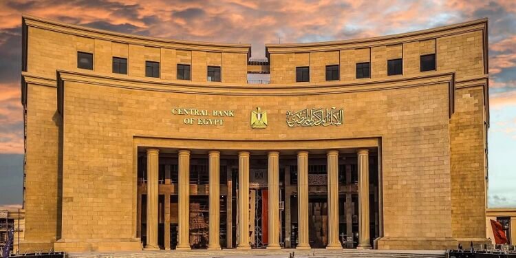 تحويلات المصريين العاملين بالخارج ترتفع إلى 29.7 مليار دولار خلال 7 أشهر
