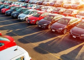 ترامب يوافق على معايير جديدة لكفاءة استهلاك الوقود للسيارات