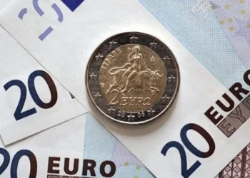 سعر اليورو عند مشارف 60 جنيهًا.. ماذا حدث في ختام تعاملات البنوك اليوم الإثنين؟