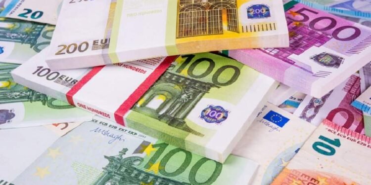 تراجع مفاجئ.. أسعار اليورو مقابل الجنيه المصري اليوم الخميس بالبنوك