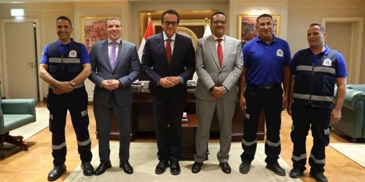 وزير الصحة يكرم ابطال الاسعاف