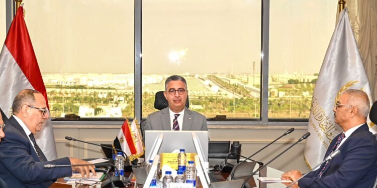 وزير التموين يبحث تطوير منصة رقمية لمشروع كاري أون لتسهيل التسوق للمواطنين