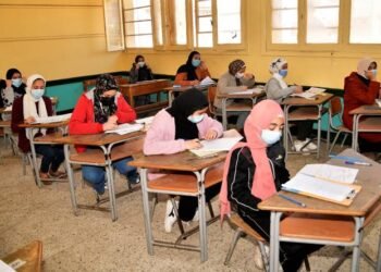 طلاب الصف الثالث الإعدادي
