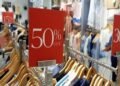 تخفيضات الملابس الشتوية تصل إلى 50% في نوفمبر.. اعرف موعد العروض والأسعار