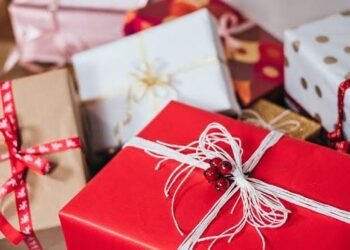 إعداد وتصميم الهدايا والتذكارات.. كيف تختار الهدية المناسبة لكل مناسبة؟